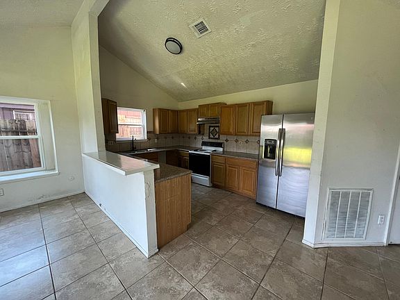 3rd image of 12338 Kingslake Forest Dr