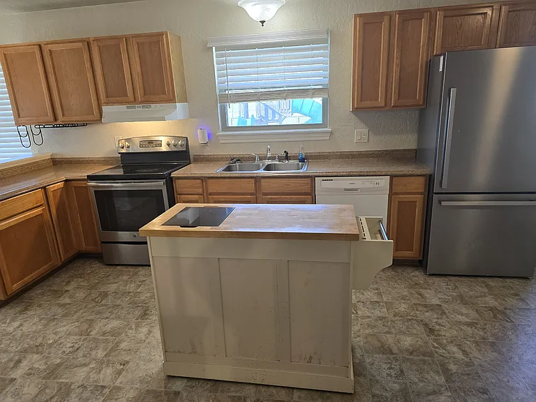 555 SW Belmont Ave — Photo 23