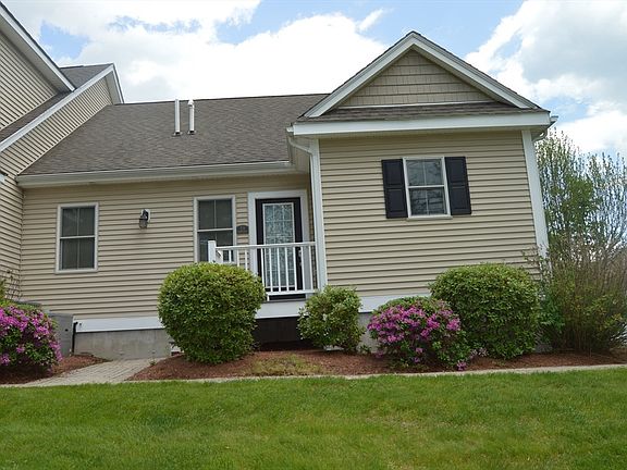 2nd image of 39 Meetinghouse Ln #39