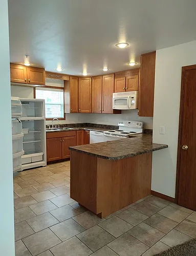 409 Ash St #MAIN Photo 1