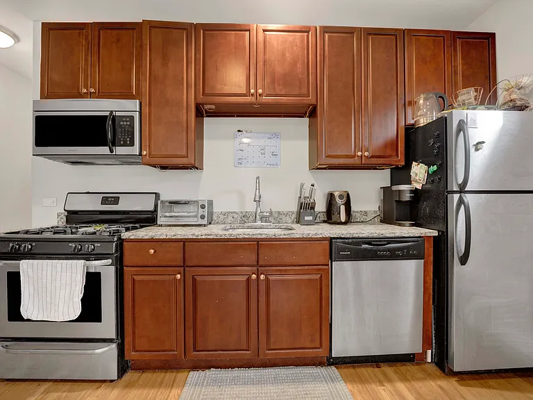 2456 N Hamlin Ave #3 — Photo 7