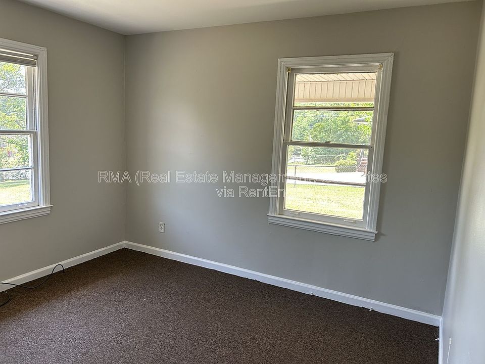 2nd image of 413 Springview Dr