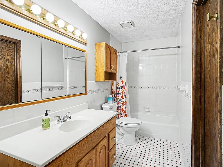 Upstairs bathroom