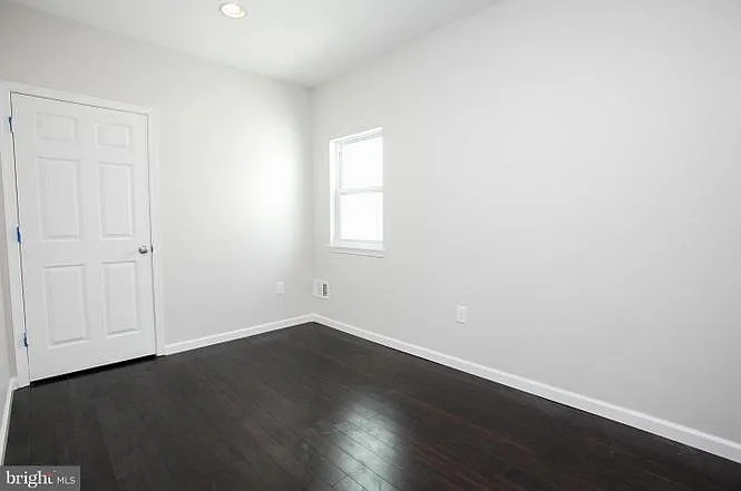 231 N Chester St — Photo 7