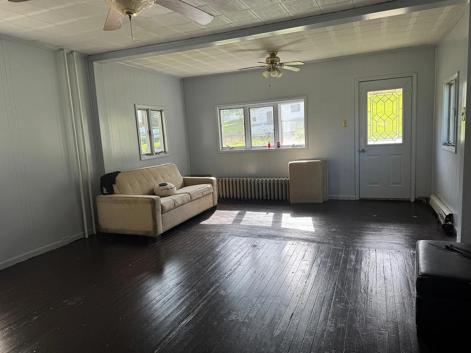 3 bed, 1.5 bath, 1088 sqft, $1,100 — Photo 2