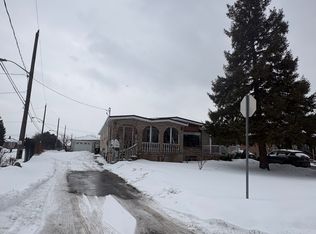 1 Brady Cres, Toronto, ON M3L2B6