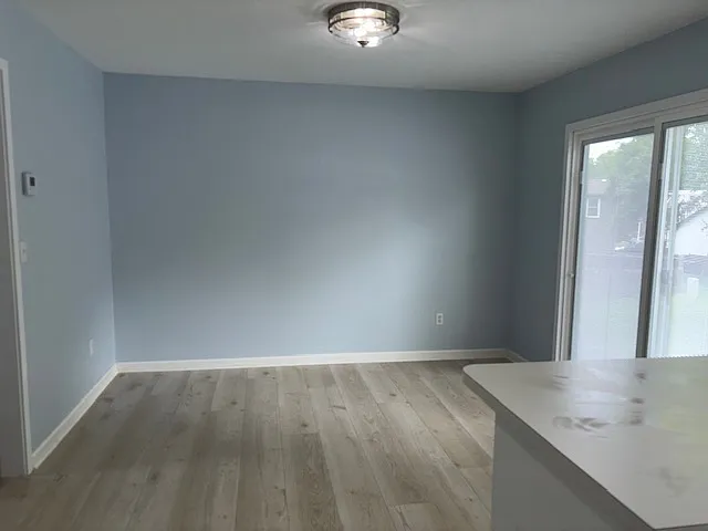 Dining area/eat-in kitchen