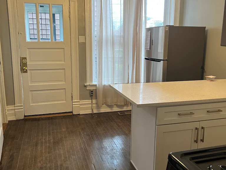 518 W 32nd St #3F — Photo 3