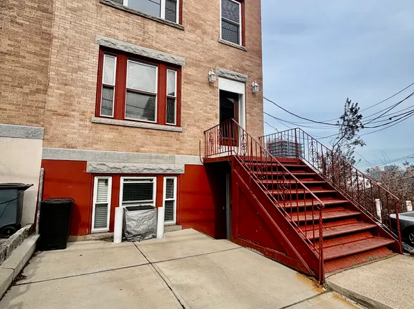 19 Russell Ave #3, Edgewater, NJ 07020