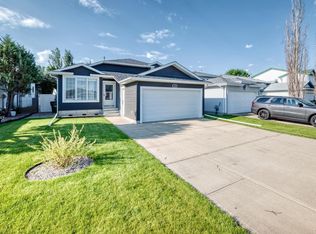 3729 131a Ave NW, Edmonton, AB T5A 4Y8