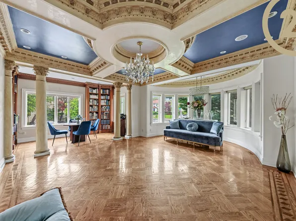 2723 Avenue P image 5 of 28