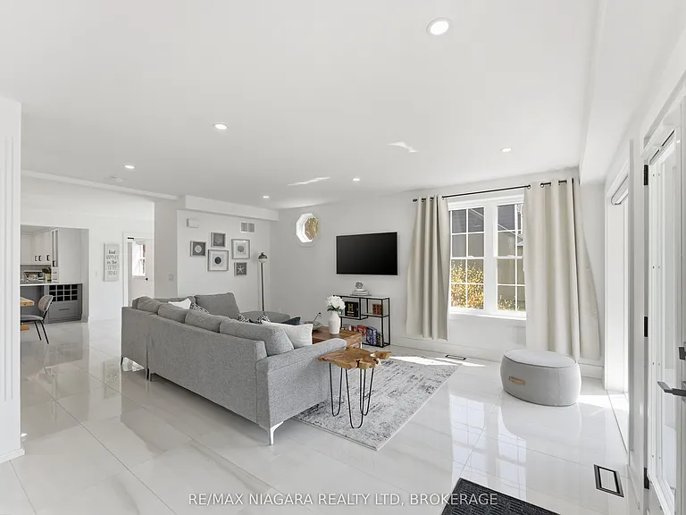 616 Lakeshore Rd — Photo 19
