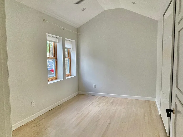 3685 Midiron Dr — Photo 14