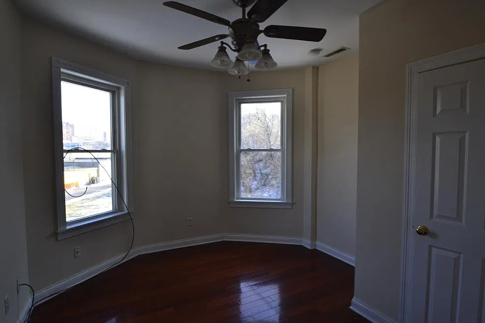 4 bed, $2,300 — Photo 4