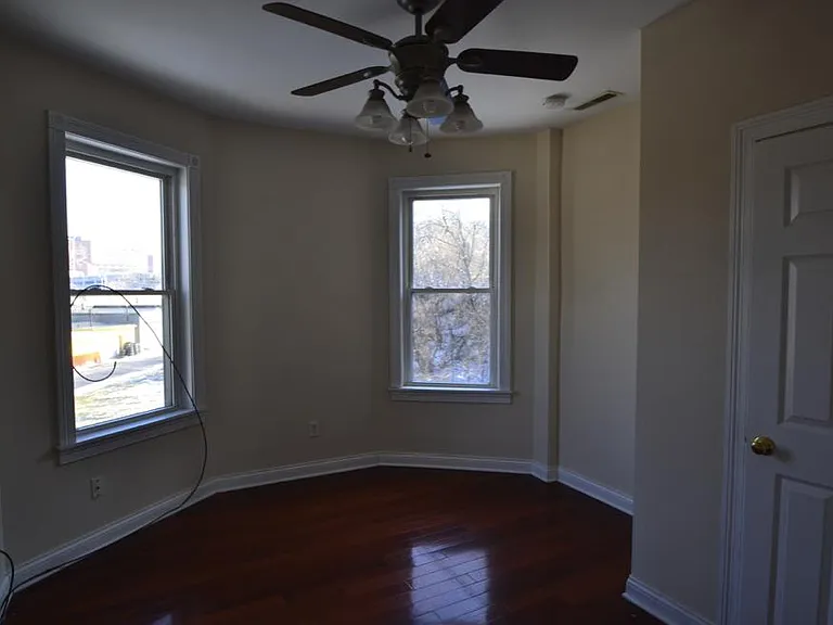 2542 Reading Rd #2 — Photo 4