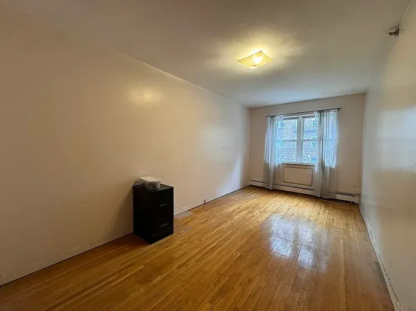 147-38 Grand Central Pkw image 7 of 12