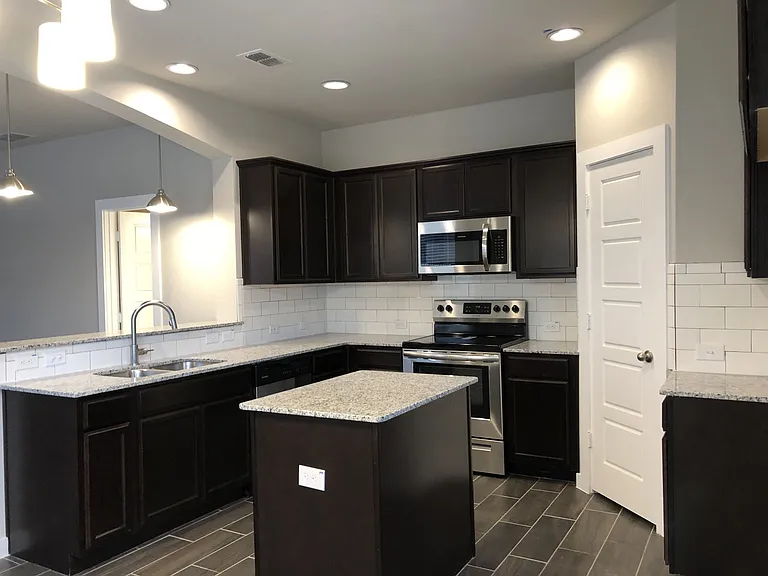 1021 W Sierra Vista Ct — Photo 3