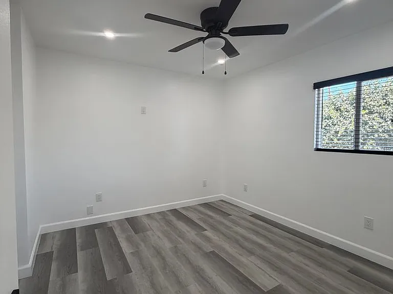 15512 S White Ave — Photo 7