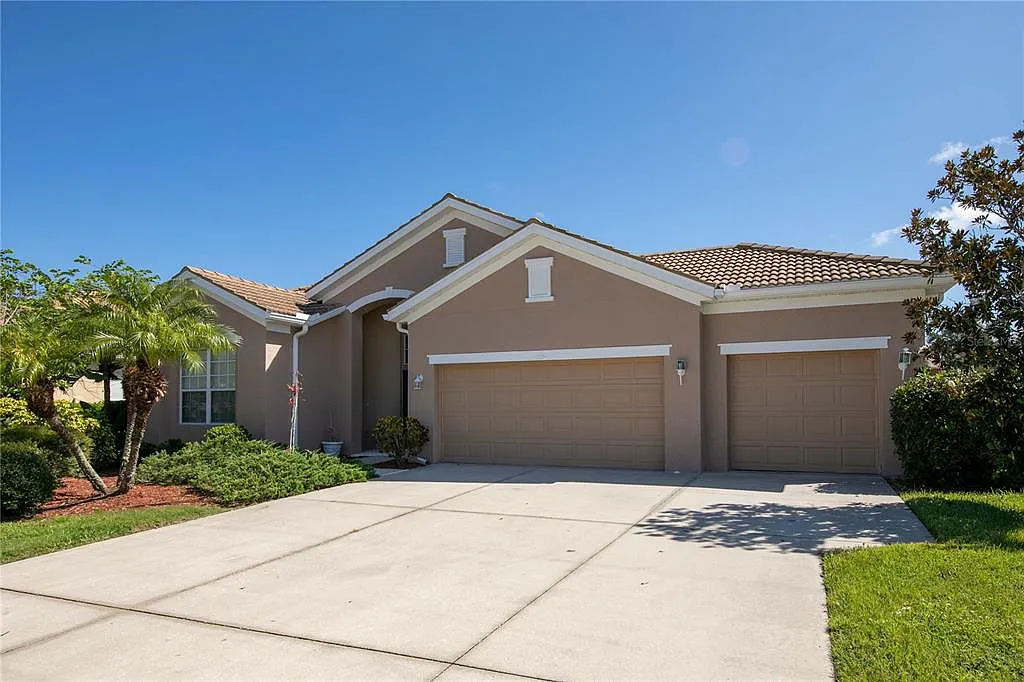 4 bed, 2.0 bath, 2198 sqft, $3,000 — Photo 3