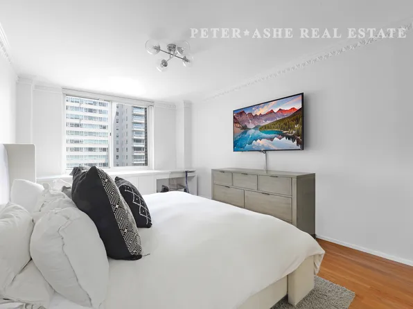 220 East 65th Street image 9 of 23