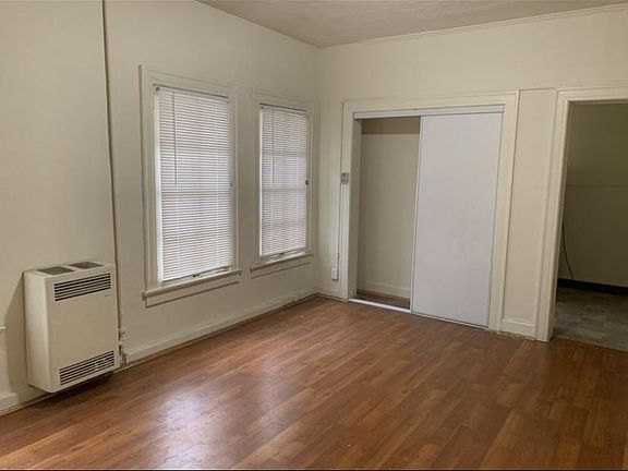 3rd image of 424 S New Hampshire Ave #200