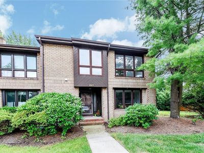 397 Willowbrook Dr, North Brunswick, NJ, 08902