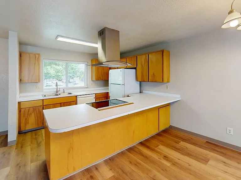 111 NW Columbia Ave #1 — Photo 10