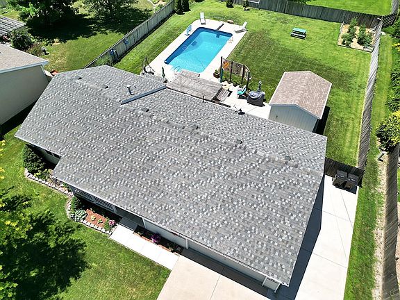 3rd image of 2124 Linden Dr