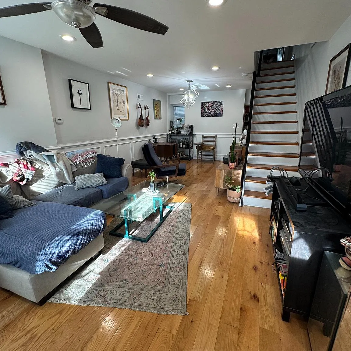 2 bed, 1.0 bath, 1070 sqft, $1,850 — Photo 2
