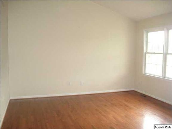5th image of 15 Homestead Pl