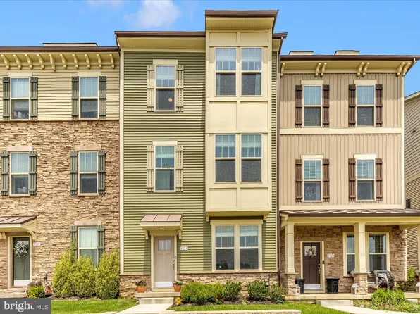 3323 Stone Barn Dr, Frederick, MD 21704