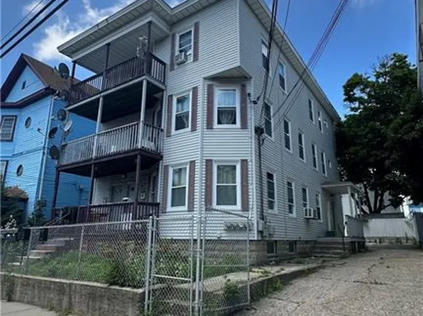 63 Darling St, Central Falls, RI 02863