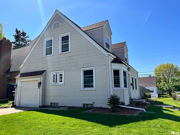 3rd image of 1116 E Richwoods Blvd