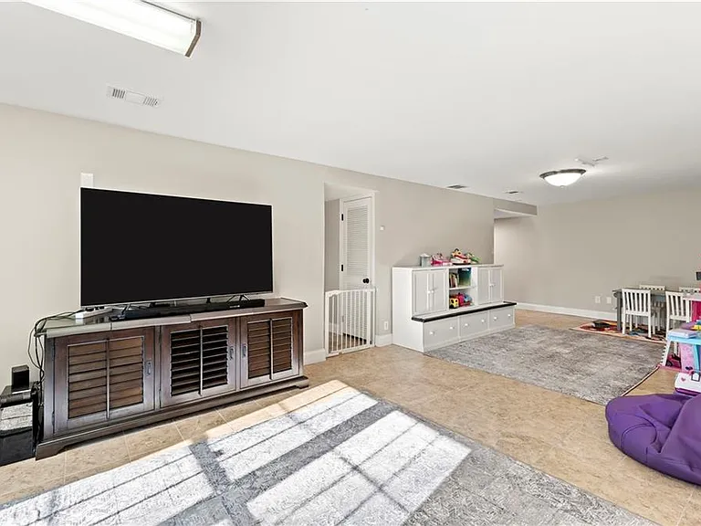 4336 Fox Creek Dr — Photo 11