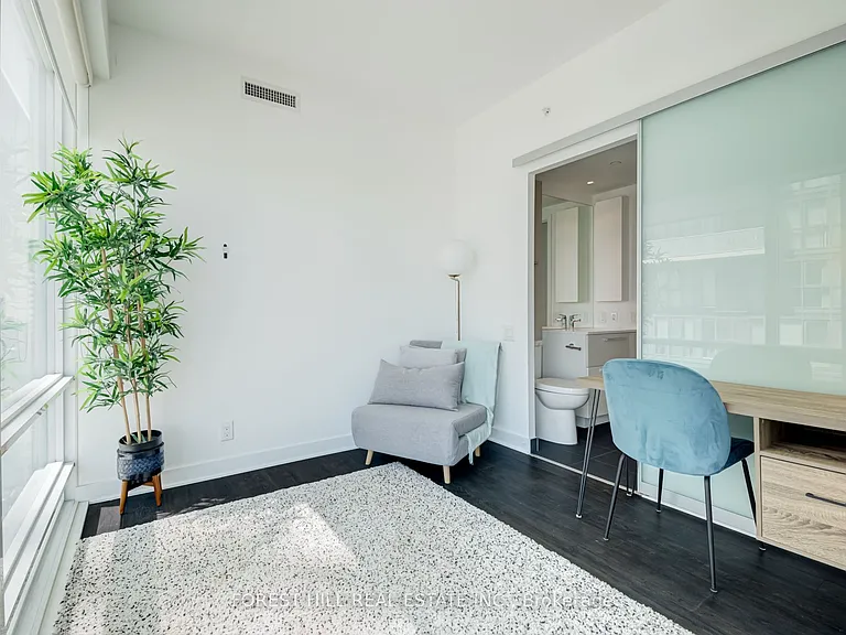 15 Grenville St #4708 — Photo 16