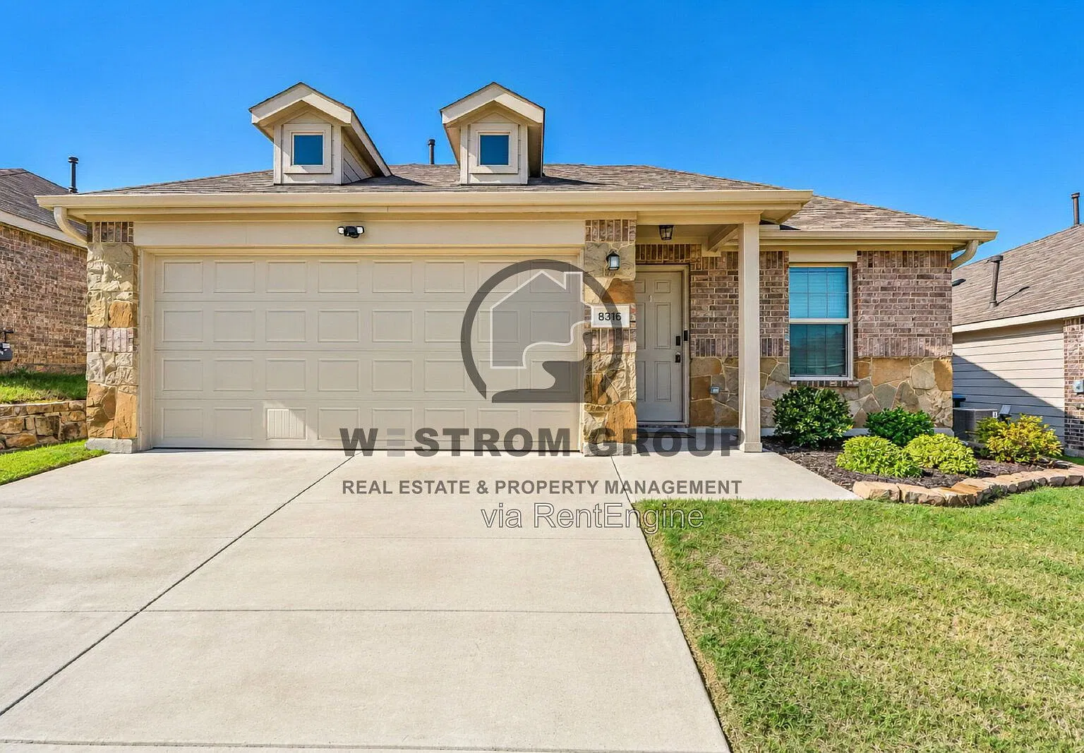 3 bed, 2.0 bath, 1305 sqft, $1,945 — Photo 2