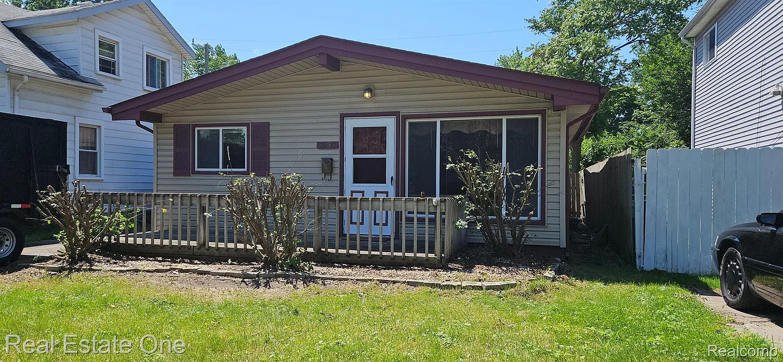 1032 E Elza Ave photo 1