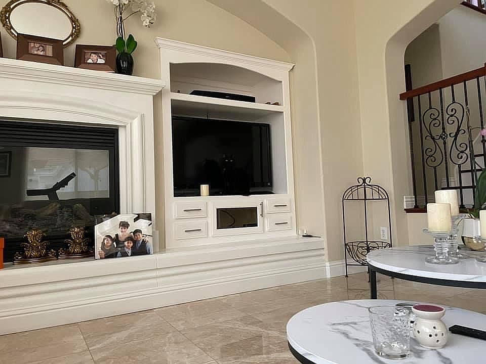 2nd image of 7051 Honeycastle Dr
