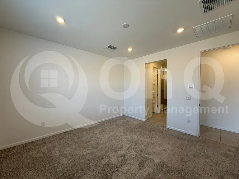 6704 E Caminito La Piscina — Photo 12