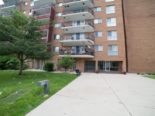 300 Park Ave APT 747, Calumet City, IL 60409