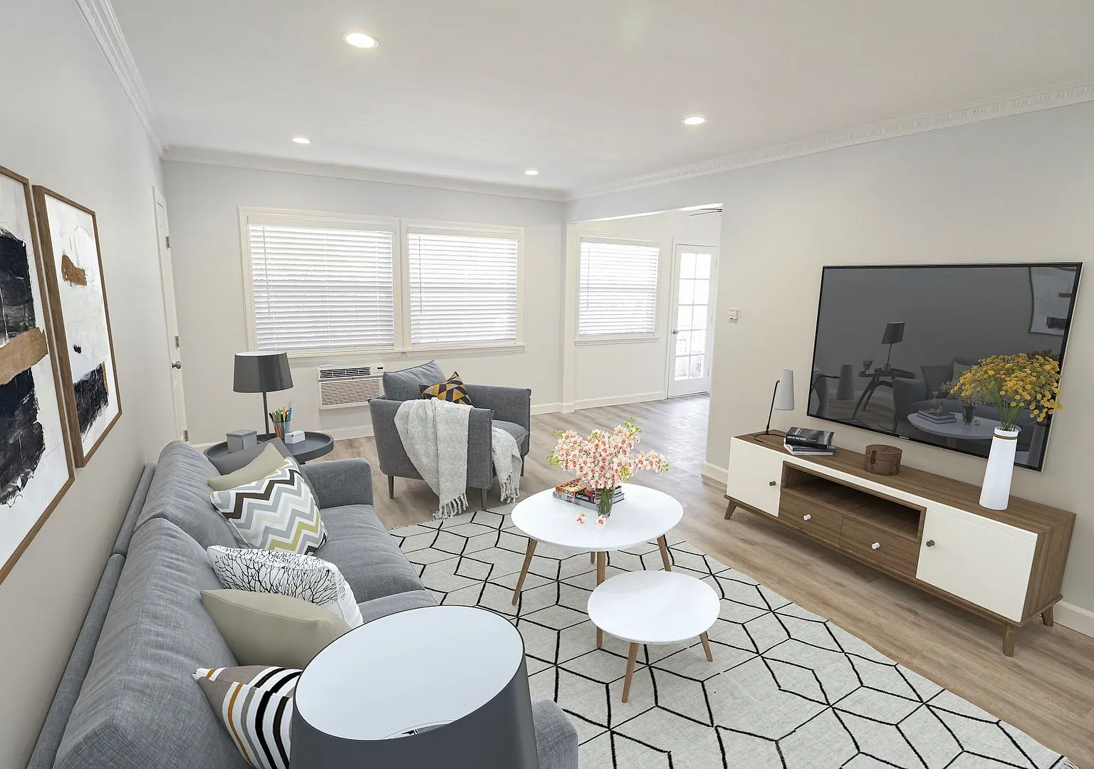 3131 Bagley Ave — Photo 1
