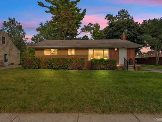 17150 Wakenden, Redford, MI 48240