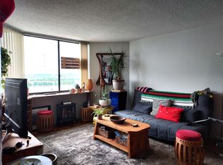 1240 Harmon Cove Tower #1240, Secaucus, NJ 07094