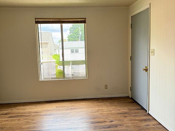 4th image of 805 S Walnut St #A