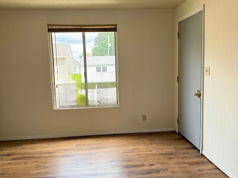 805 S Walnut St #A — Photo 4