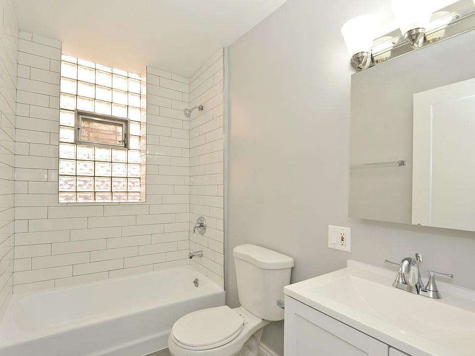 2nd image of 2156 W Potomac Ave #2N
