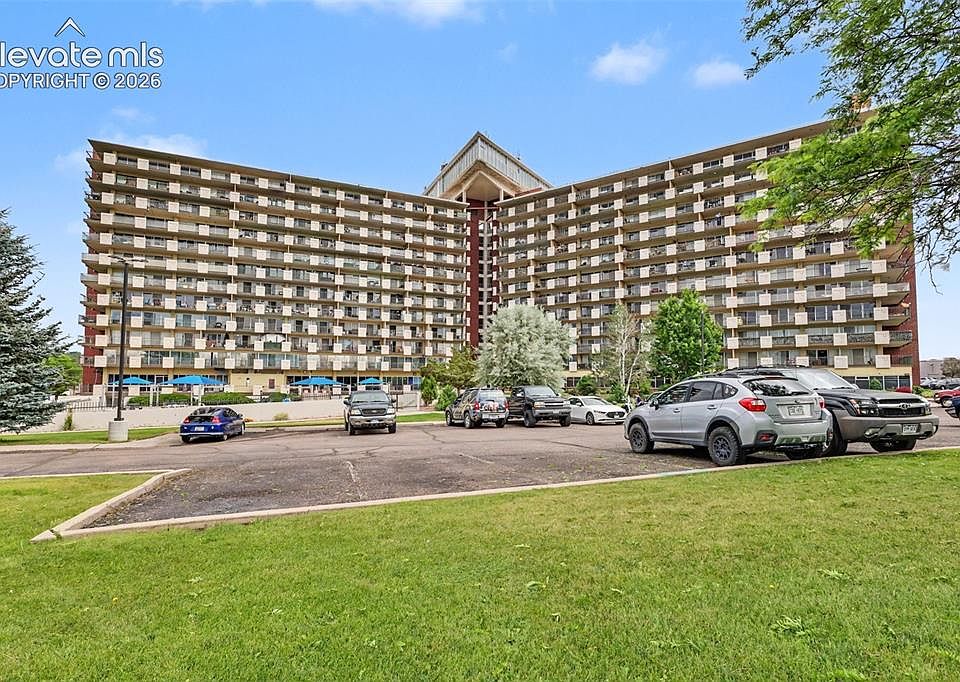 1st image of 411 Lakewood Cir APT A906