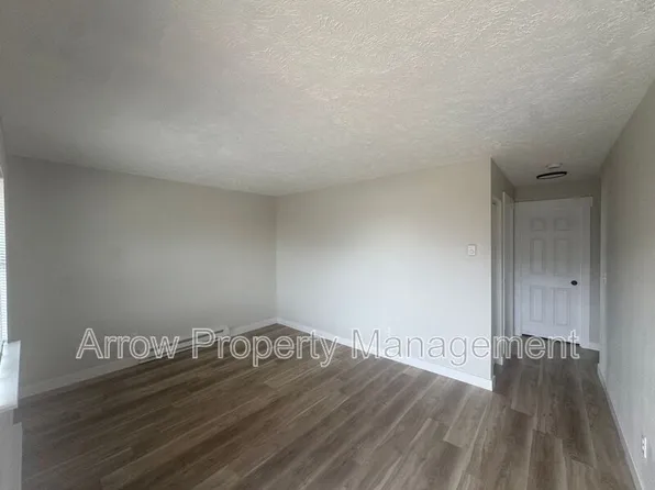 610 S 7th St APT 15, Tarkio, MO 64491