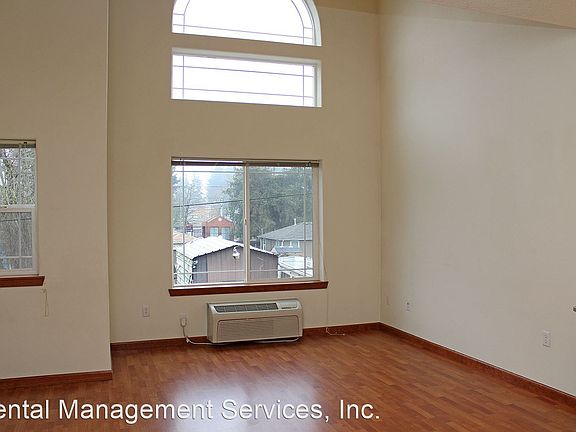 5th image of 123 NE 172nd Ave APT 211