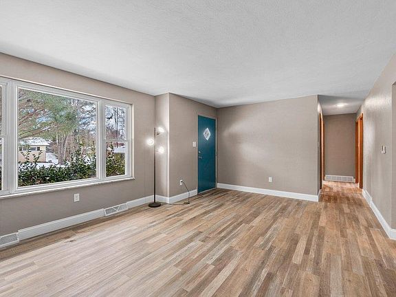 5th image of 1710 Forest View Dr